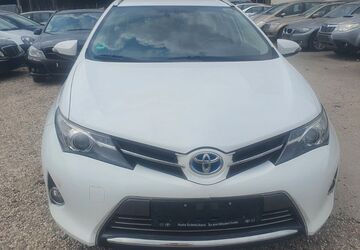 Toyota Auris 216.684 km 6.700 &euro; bonn 53227