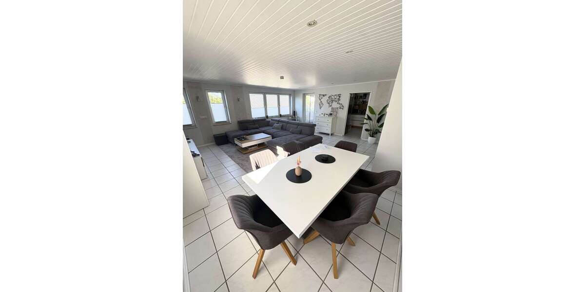 Etagenwohnung Solingen Höhscheid - 3 Zimmer, 95 m&sup2;, 1.000&euro; | Angebot:27442823