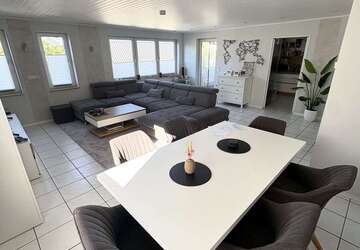 Wohnung Solingen Höhscheid - 3 Zimmer, 95 m&sup2;, 1.000&euro; | Angebot:27442823