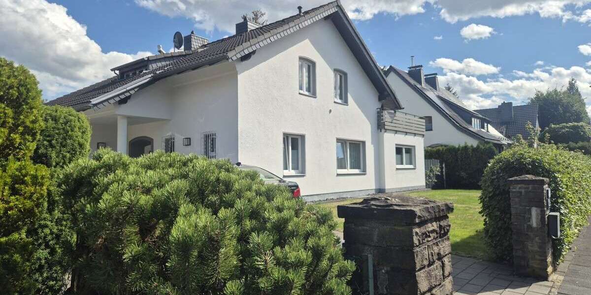 Etagenwohnung Köln Kalk - 3 Zimmer, 84 m&sup2;, 1.045&euro; | Angebot:27378538