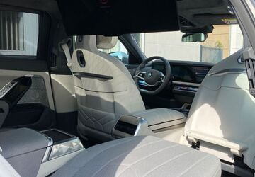 BMW i7 7.258 km 94.850 &euro; Köln 50739